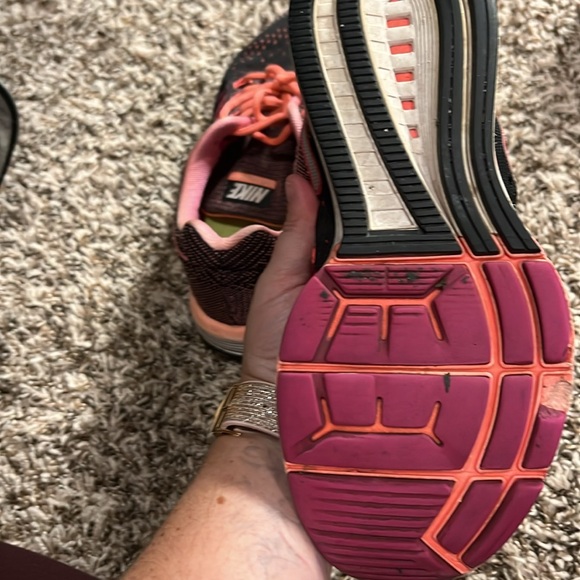 Nike running shoe size 7 - Picture 3 of 5